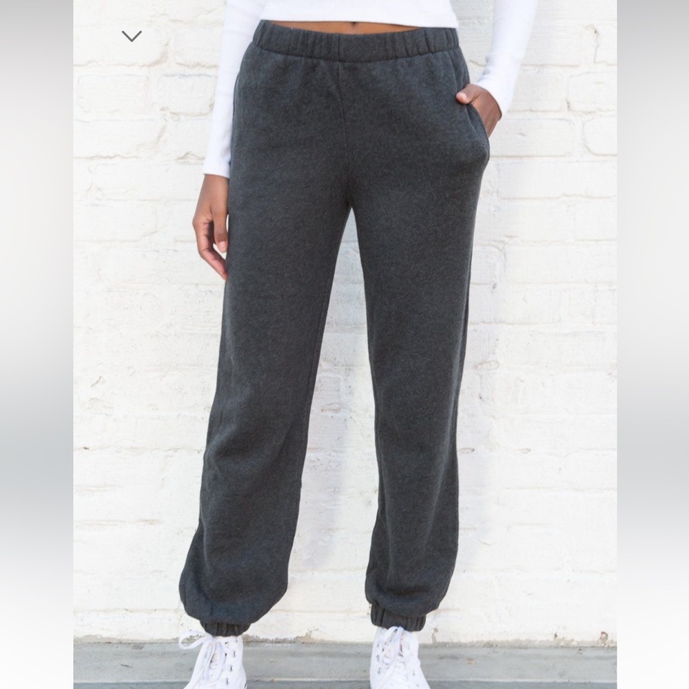 Brandy Melville Rosa sweatpants shadow